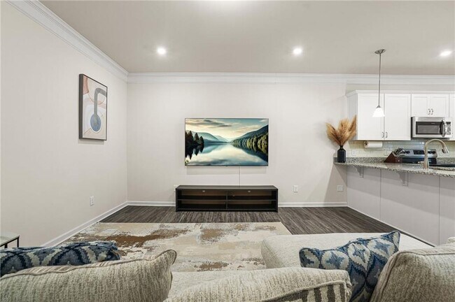 Building Photo - 2070 Ravencliff Dr