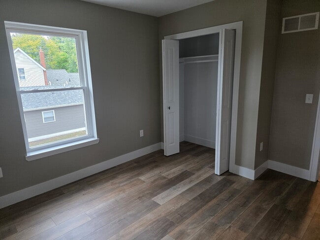 Primary Photo - 609 Detroit St