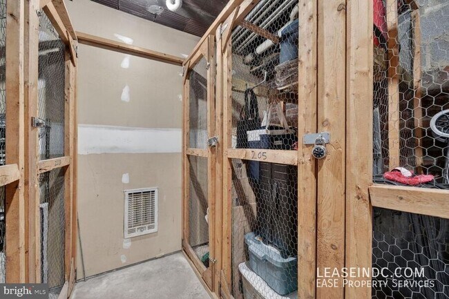 Building Photo - 2310 Ashmead Pl NW