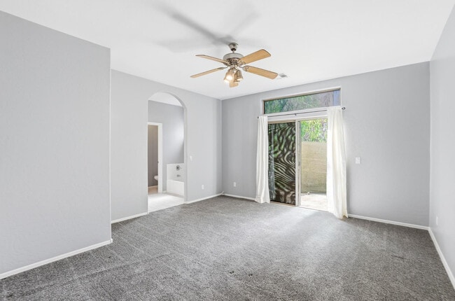 Building Photo - 2027 E University Dr