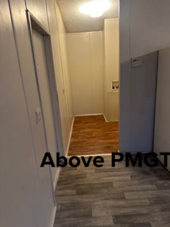 Building Photo - 3 Bedroom and 2 Bathroom Mobile home in the Tanglewood area