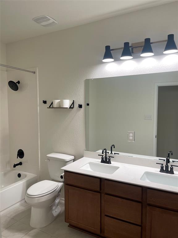 Building Photo - 240 Robert Hightower Dr