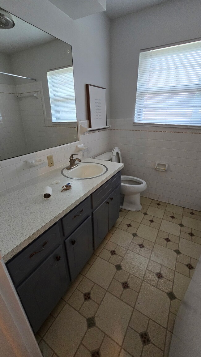 Building Photo - 314 NW Compass Dr