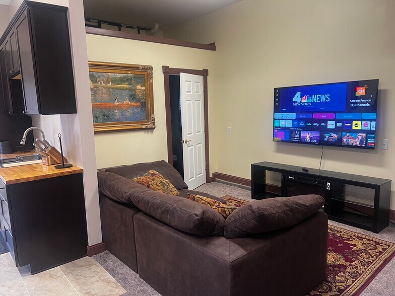 Building Photo - 18 Harmony School Rd