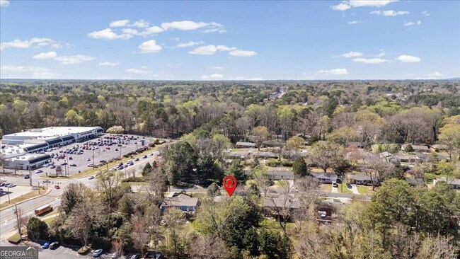 Building Photo - 2815 Carolyn Dr