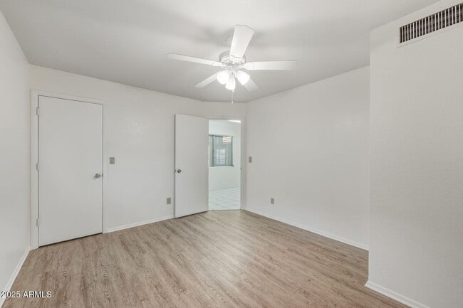 Building Photo - 6120 E Augusta Cir