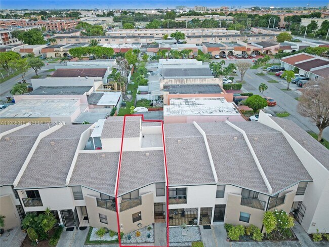 Building Photo - 1758 W 58th St