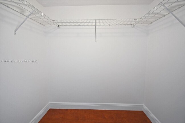 Building Photo - 1800 N Bayshore Dr