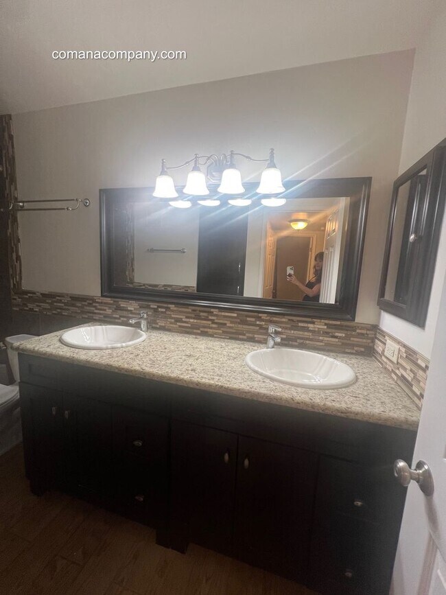 Building Photo - Beautiful 2 bedroom Condo