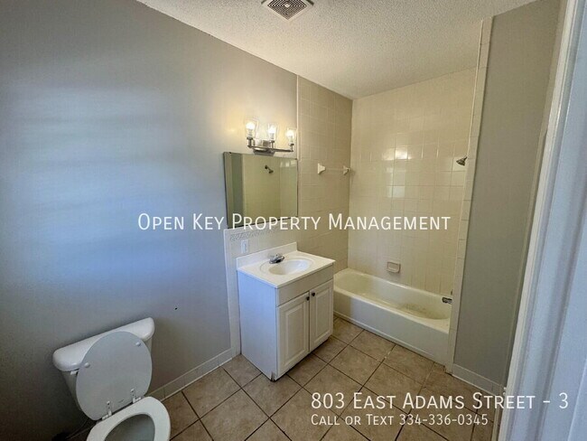 Building Photo - 803 E Adams St