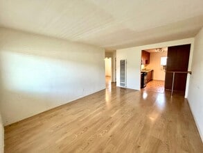 Building Photo - 2 Bed, 1 Bath with W/D in Normal Heights!