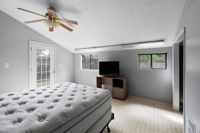 Building Photo - FOUR BEDROOM CHARMER WITH ADU IN CASTLE ROCK