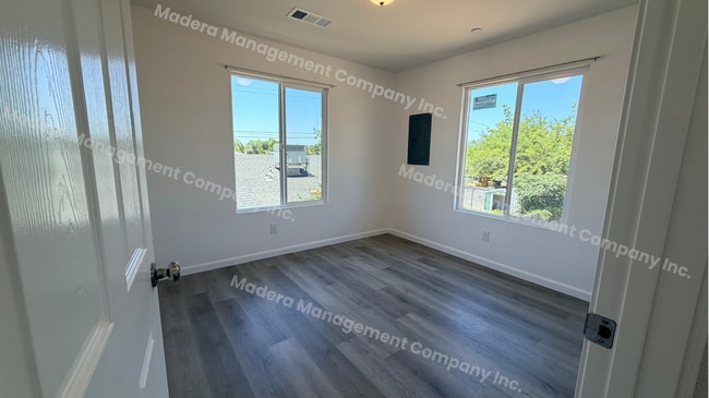 Building Photo - Villa De Ramon Apartment