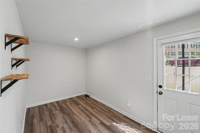 Building Photo - 6042 Cutwater Cir