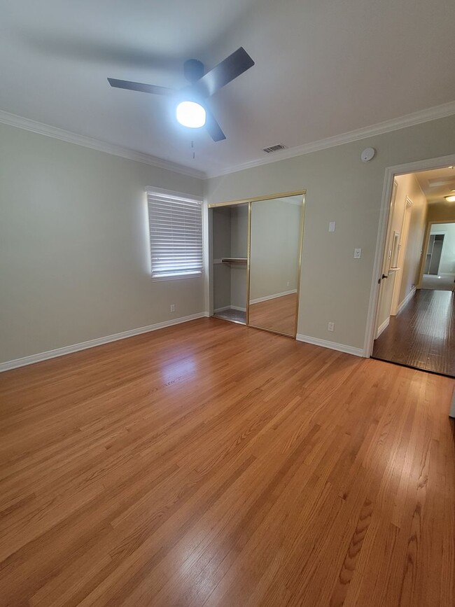 Building Photo - 3240-3242 Cerritos Ave