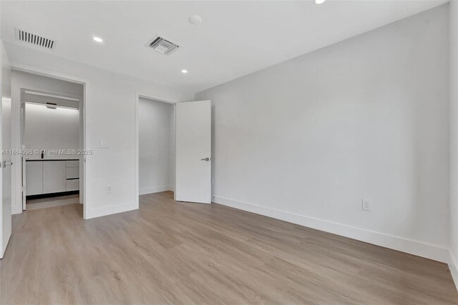 Building Photo - 1563 NW 94th Ave