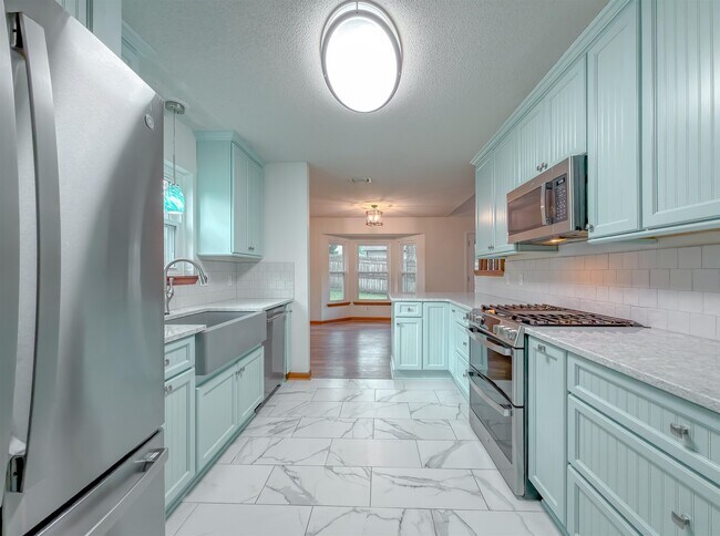 Building Photo - 776 Lupine Ln