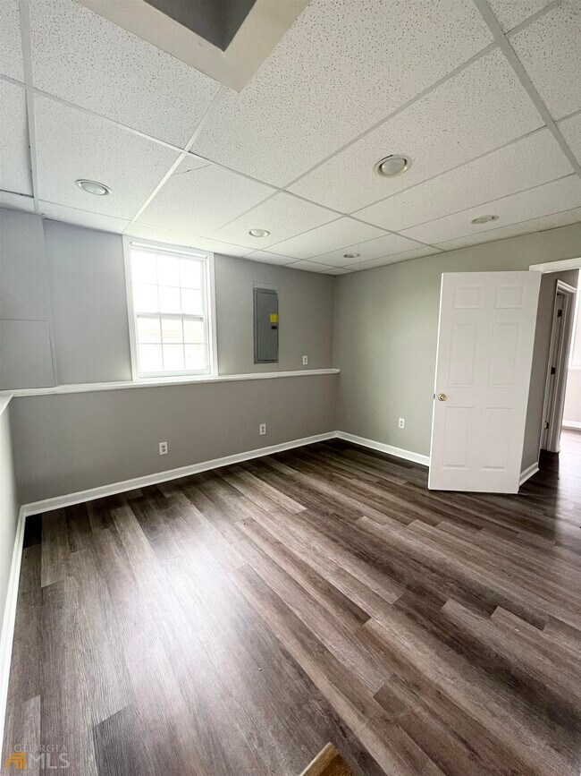 Building Photo - 397 Pleasant Way