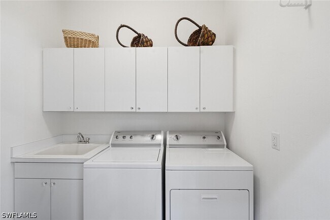 Building Photo - 24750 Pennyroyal Dr