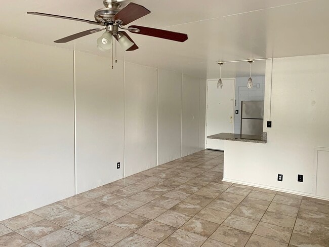 Building Photo - 2 Bedroom/1 Bath/1 parking Cathedral Point...