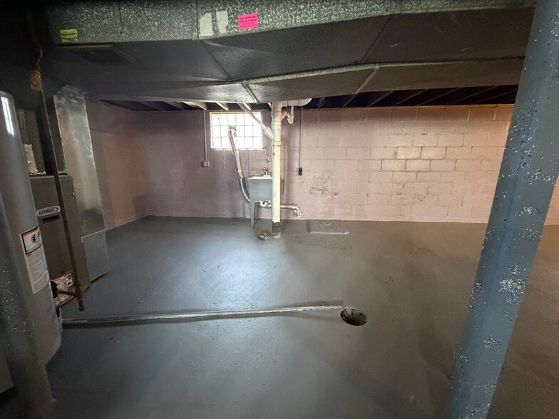 Building Photo - 107 N Sanford St