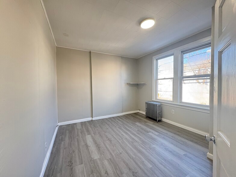 Building Photo - 48 W 9th St