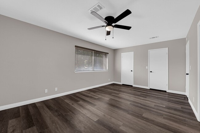 Building Photo - Charming 3 Bedroom ,2 bathroom in Paradise...