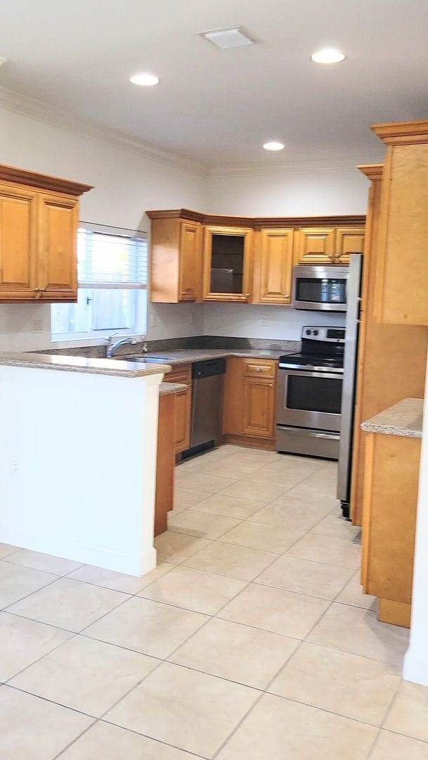 Building Photo - Single-story, 3/2.5 corner lot located near multiple FL Turnpike exits