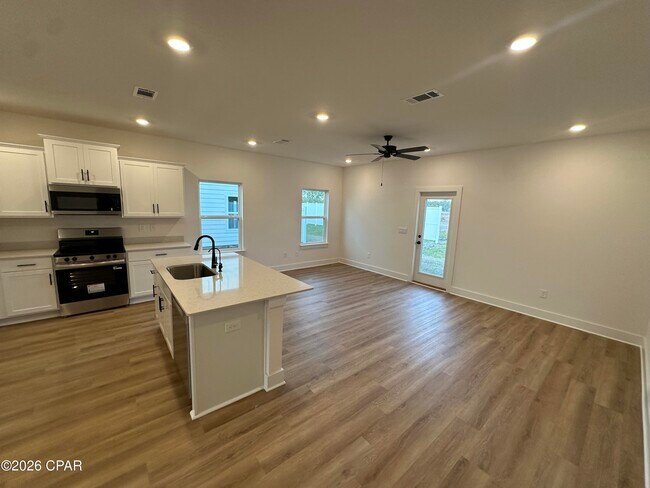 Building Photo - 274 Phillips Blf Ave
