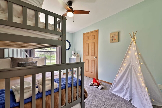 Building Photo - 90 Blueberry Hill Rd