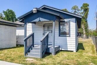 Building Photo - 8321 Homewood Ln