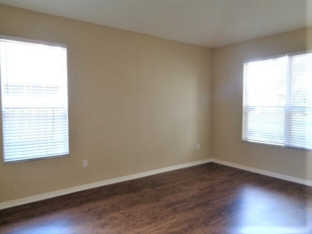 Building Photo - 10546 San Travaso Dr