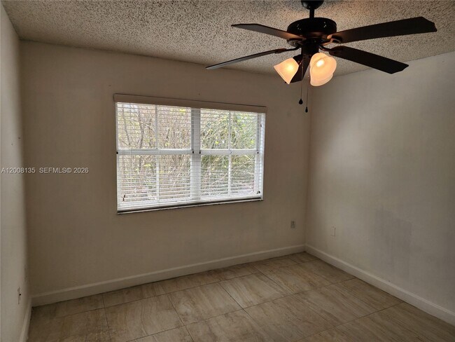 Building Photo - 2451 Centergate Dr