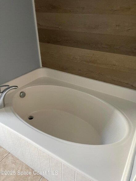 Building Photo - 3072 Chica Cir