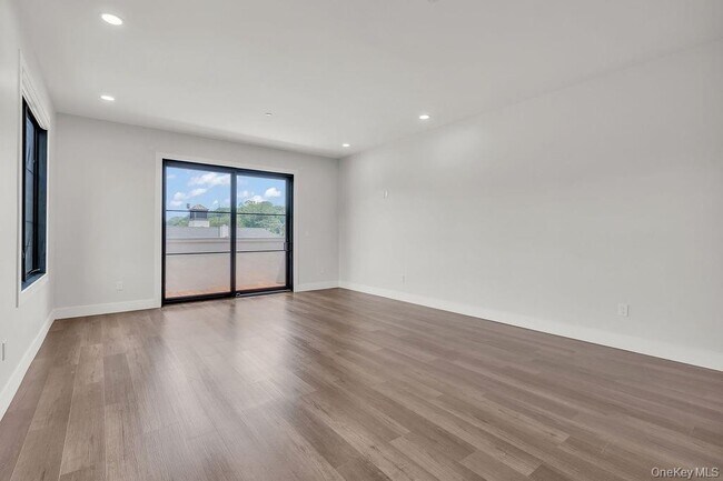 Building Photo - 185-191-191 Ashford Ave