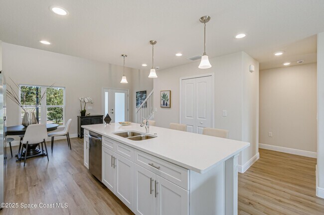 Building Photo - 167 Hidden Woods Pl