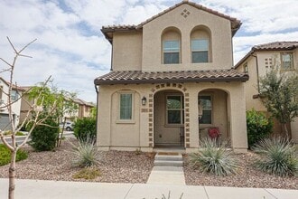 Building Photo - Stunning 4 bedroom, 4 bathroom home in the desirable gated community of Horizon in Chandler