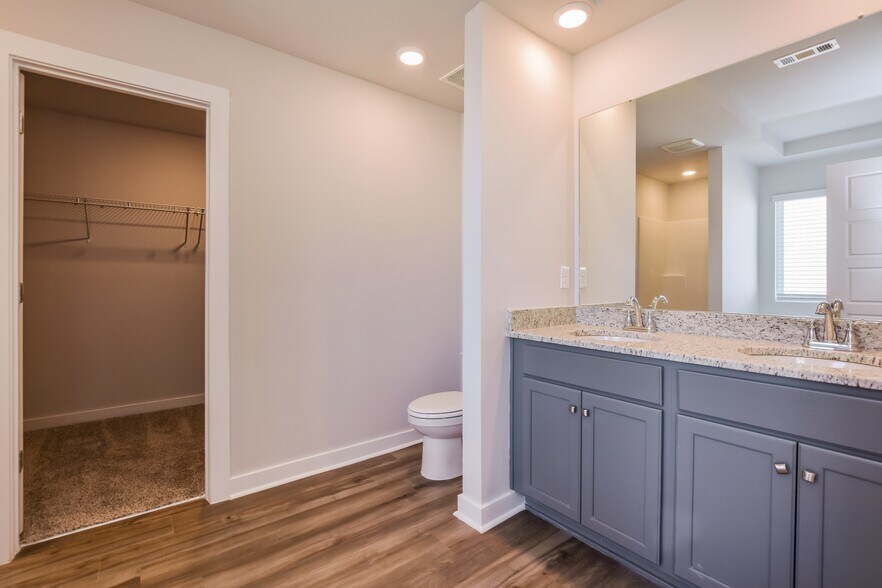 Building Photo - 26311 Valley Ridge Rd