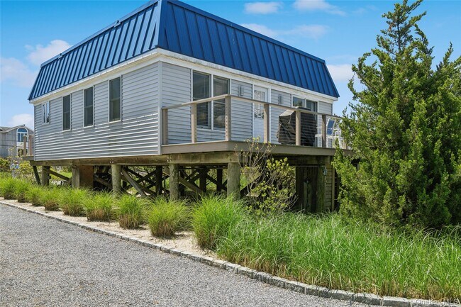 Building Photo - 846 Dune Rd