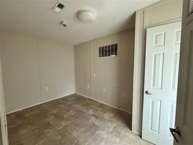 Building Photo - 3616 W Nugent Ave