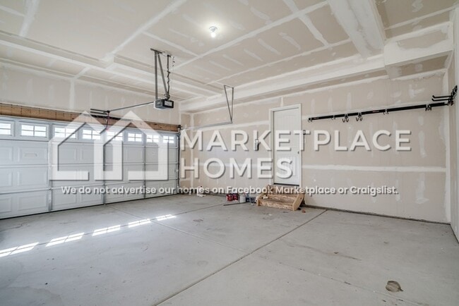 Building Photo - 9799 Desert Lily Cir