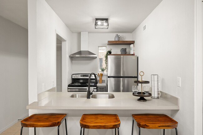 Building Photo - 3804 N 8th Ct