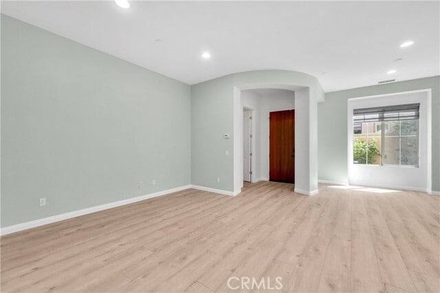 Building Photo - 137 Primrose Dr