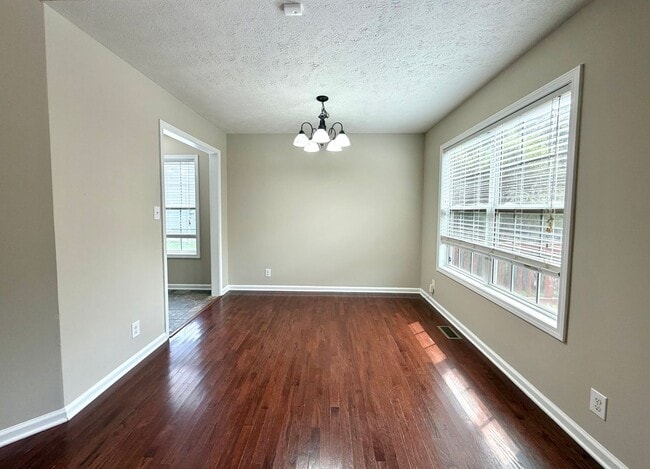 Building Photo - 1329 Mutual Dr