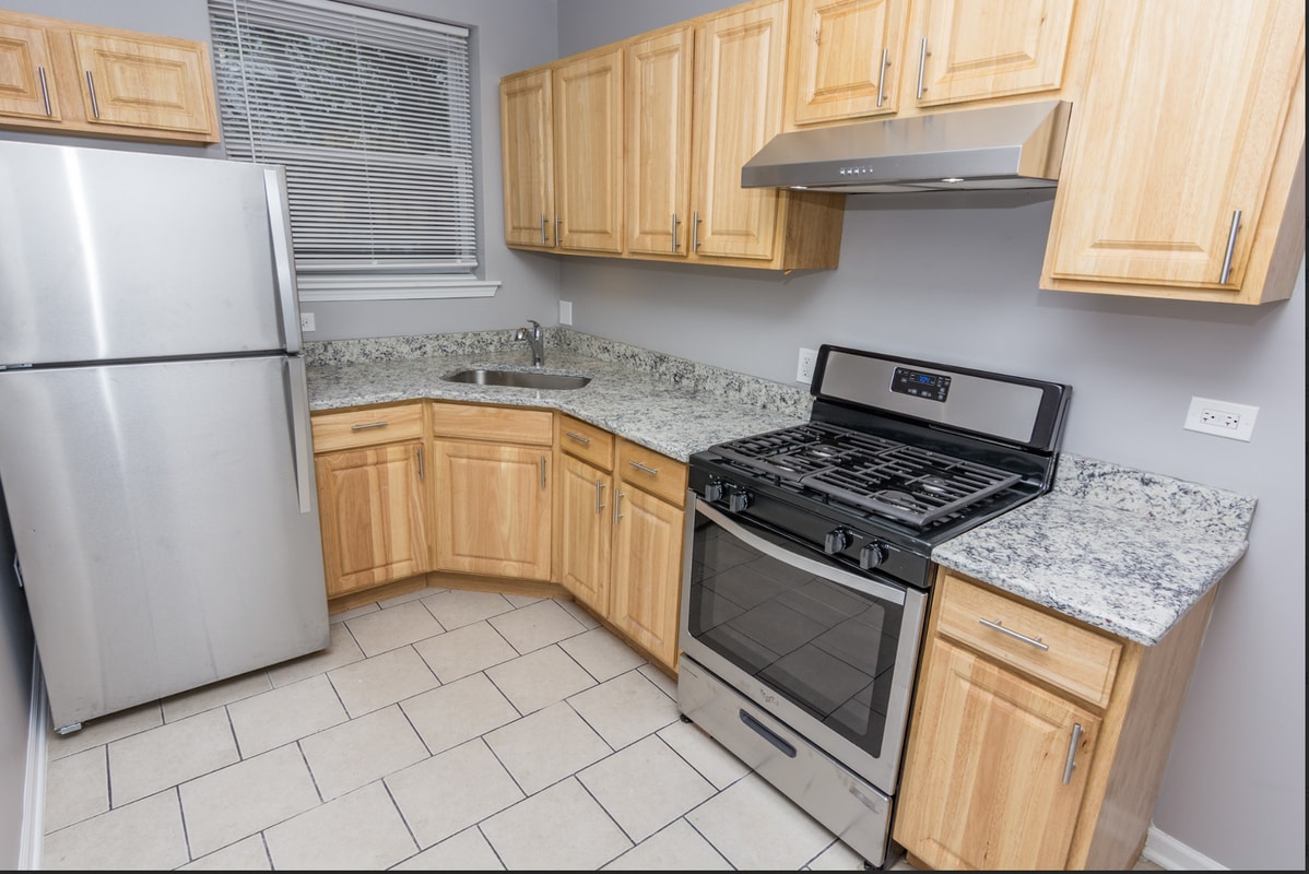 Building Photo - 1141 E 79th Pl