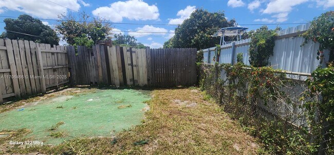 Building Photo - 15640 NW 159th St Rd