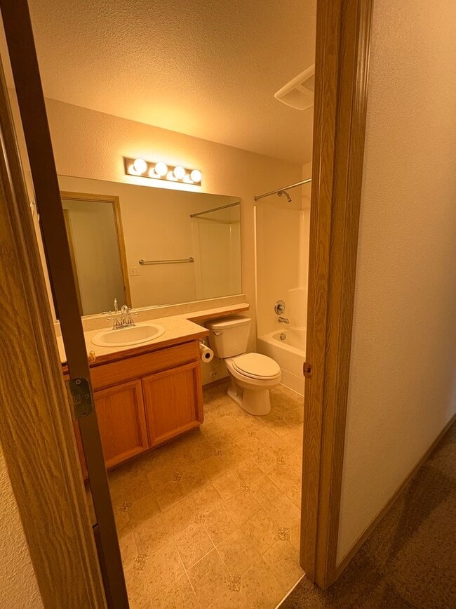 Building Photo - Home for Rent in Quincy