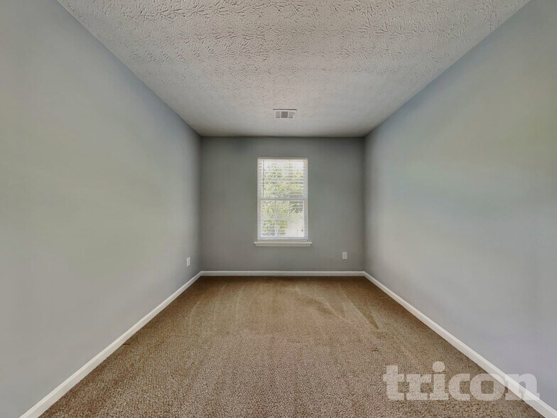 Building Photo - 129 Silver Fox Trail