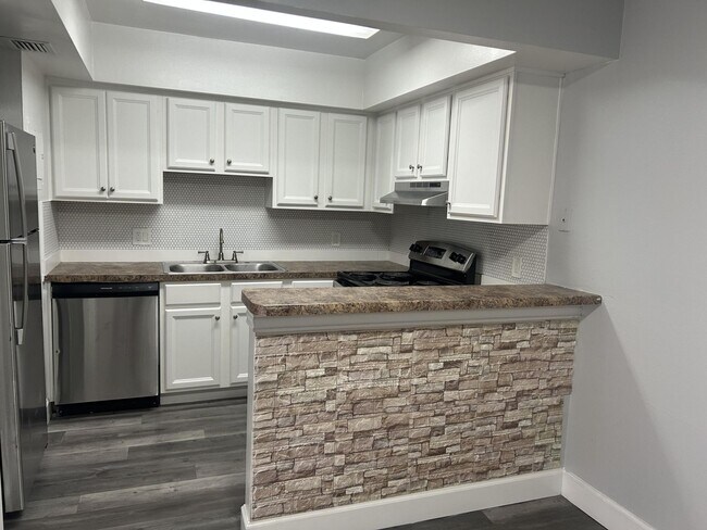 Building Photo - 3232 NW 84th Ave