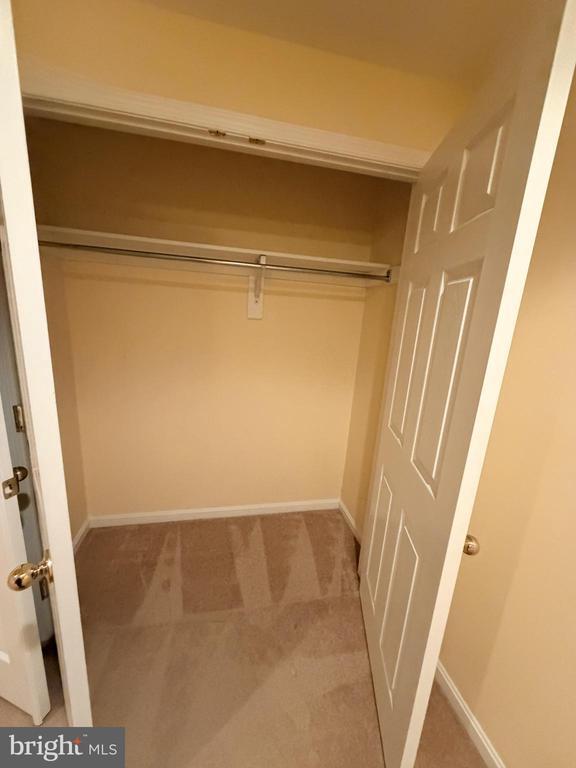 Building Photo - 8050 Settle Ct